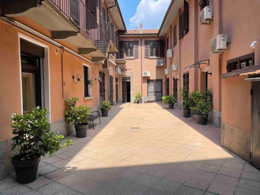 Corte Del 6 - Cozy Modern Flat B มิลาน ภายนอก รูปภาพ